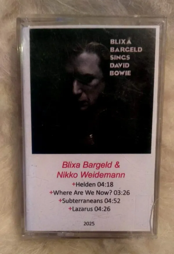 Blixa Bargeld sings David Bowie